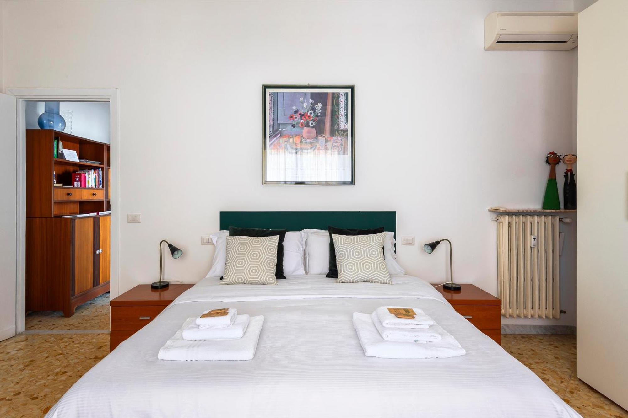 Casa Adele Lovely Mid-century Apartment, *